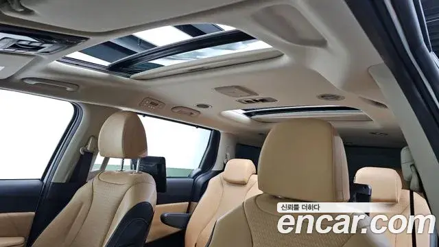 Kia Carnival 2021 — Фото 17/20