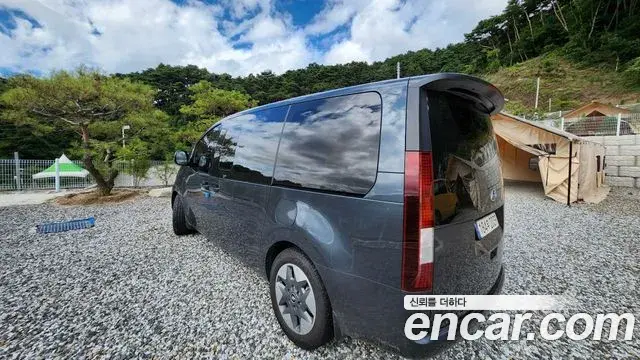 Hyundai Staria 2024 — Фото 1/19