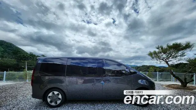 Hyundai Staria 2024 — Фото 4/19