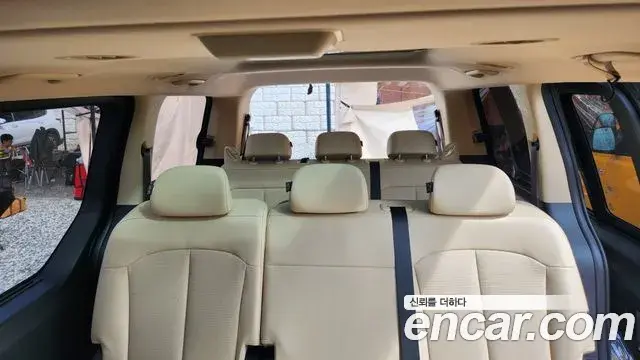 Hyundai Staria 2024 — Фото 18/19