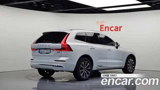 Volvo XC60 2025 — Фото 2/20