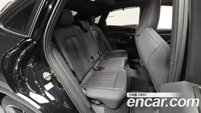 Audi Q5 2025 — Фото 11/20