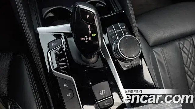 BMW 5 Series 2018 — Фото 9/20