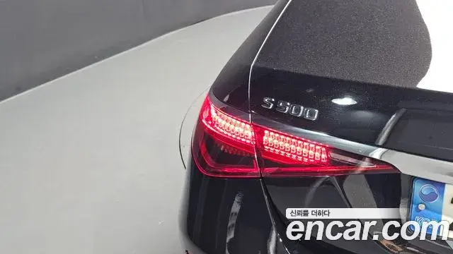 Mercedes-Benz S-Class 2021 — ფოტო 25/33