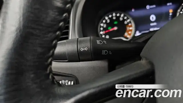 Jeep Renegade 2021 — Фото 18/20