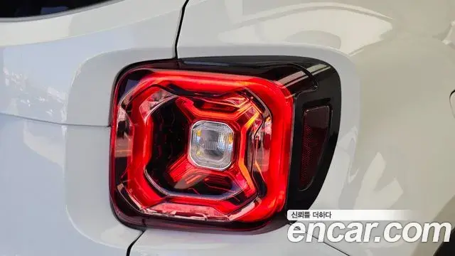 Jeep Renegade 2021 — Şəkil 20/33