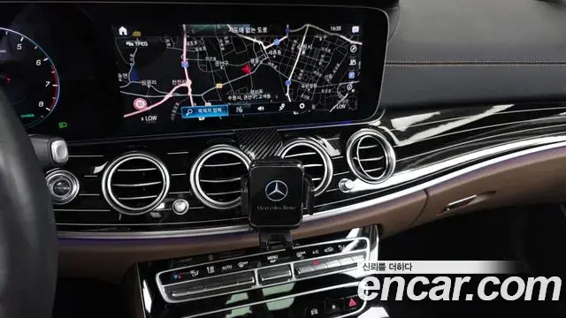 Mercedes-Benz E-Class 2022 — Фото 13/20