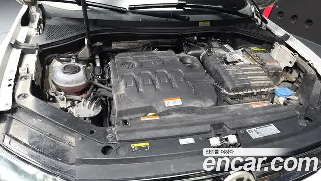 Volkswagen Tiguan 2018 — Photo 13/20