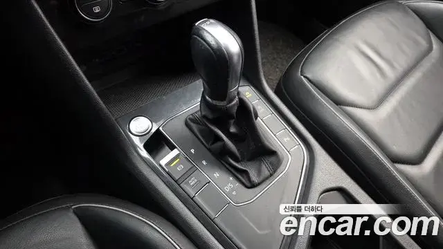 Volkswagen Tiguan 2018 — Photo 16/20