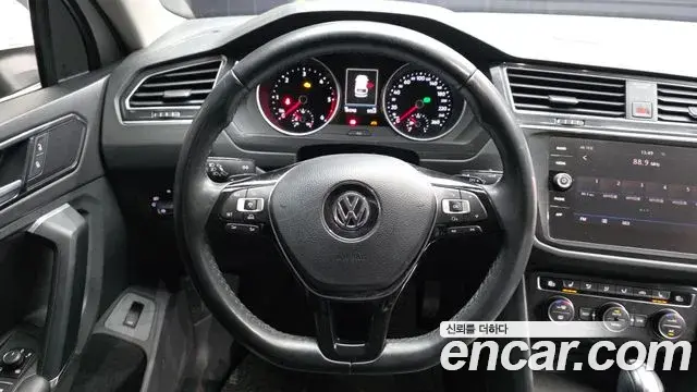 Volkswagen Tiguan 2018 — Photo 4/20