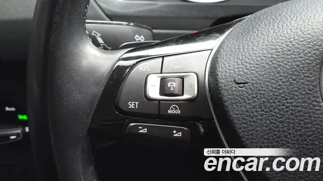 Volkswagen Tiguan 2018 — Photo 6/20