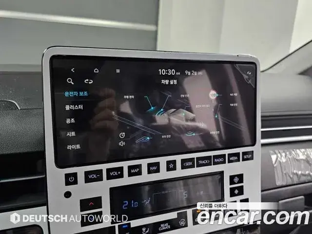 Hyundai Staria 2025 — Фото 17/20
