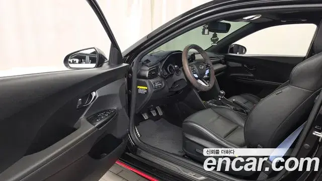 Hyundai Veloster 2018 — Фото 10/20