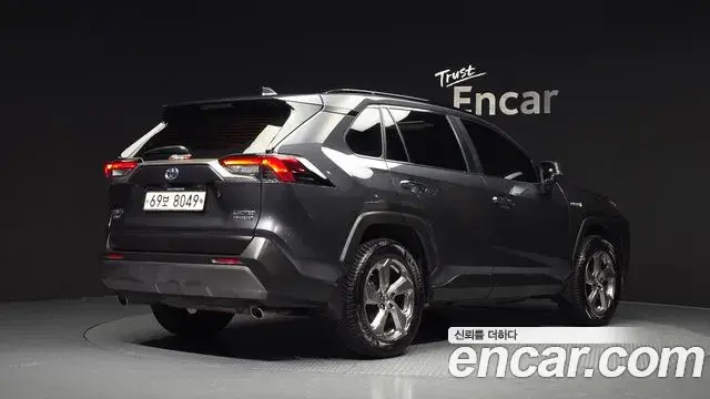 Toyota RAV4 2019 — Photo 19/20