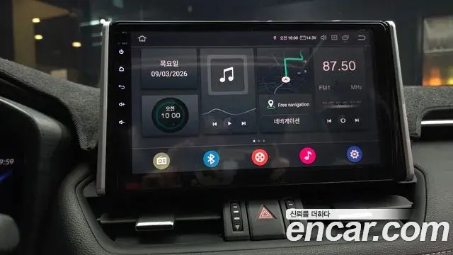 Toyota RAV4 2019 — Photo 3/20