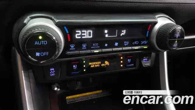 Toyota RAV4 2019 — Photo 16/20