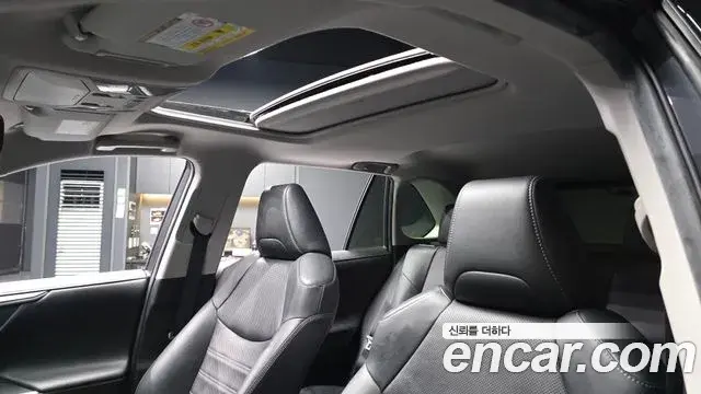 Toyota RAV4 2019 — Photo 15/20