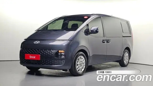 Hyundai Staria 2024 — Фото 1/20