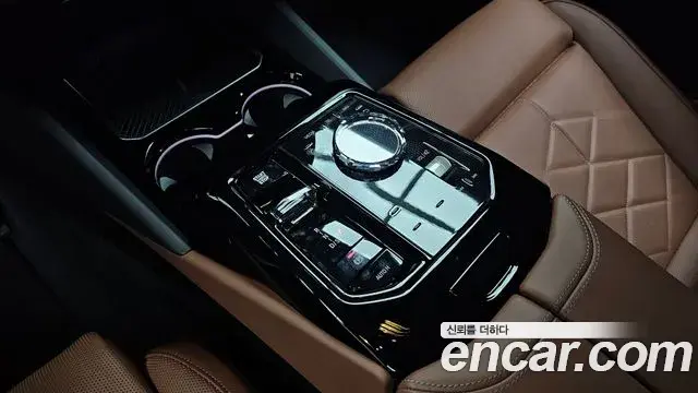 BMW 5 Series 2025 — Фото 9/20
