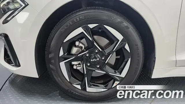 Kia K5 2025 — Şəkil 18/31