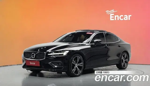 Volvo S60 2019 — Фото 1/20