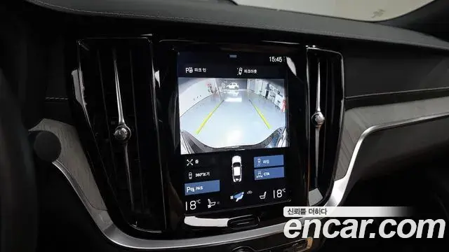 Volvo S60 2019 — ფოტო 21/33
