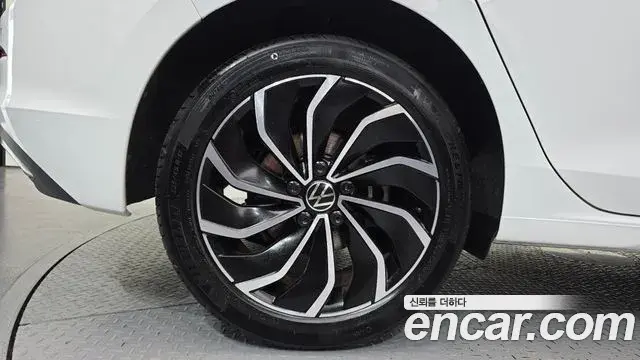 Volkswagen Golf 2022 — Şəkil 11/20