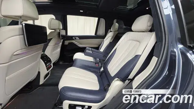 BMW X7 2019 — Фото 13/20