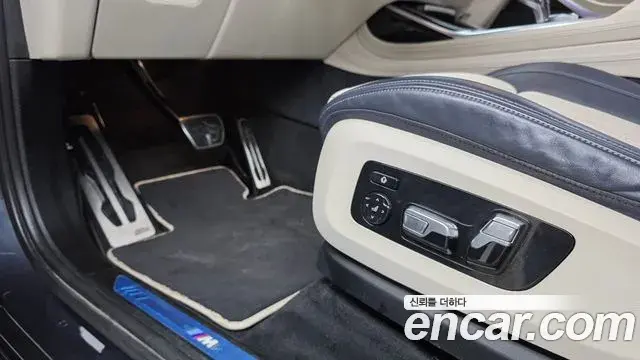 BMW X7 2019 — Фото 14/20