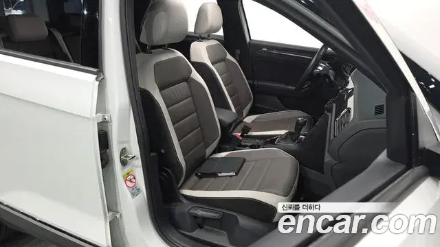 Volkswagen T-Roc 2022 — Şəkil 12/35