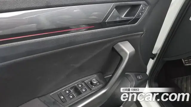Volkswagen T-Roc 2022 — Şəkil 29/35