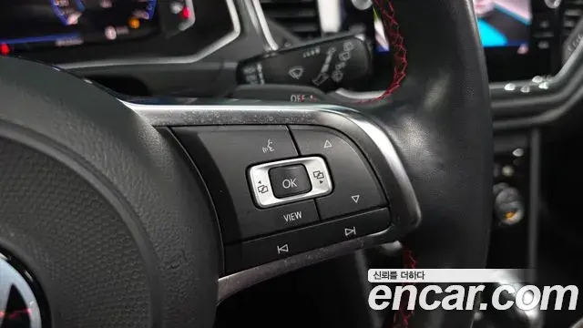 Volkswagen T-Roc 2022 — Şəkil 30/35