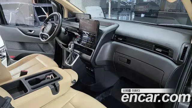 Hyundai Staria 2021 — Фото 13/19