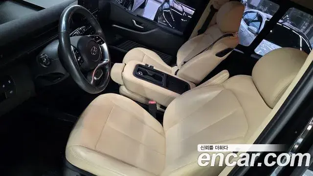 Hyundai Staria 2021 — Фото 15/19