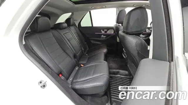 Mercedes-Benz GLE-Class 2023 — Фото 11/20