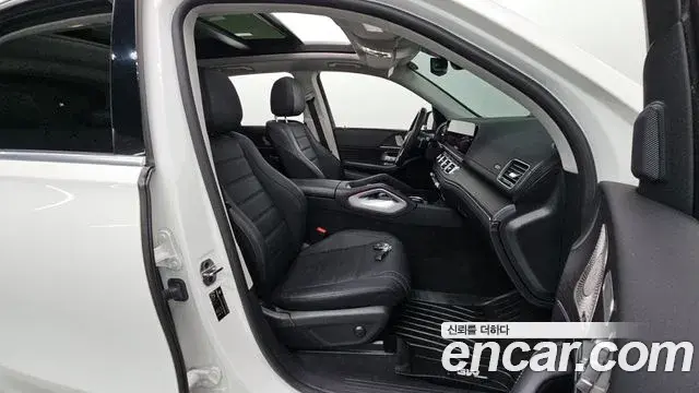 Mercedes-Benz GLE-Class 2023 — Фото 12/20