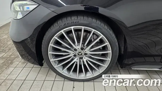 Mercedes-Benz S-Class 2025 — Фото 4/20