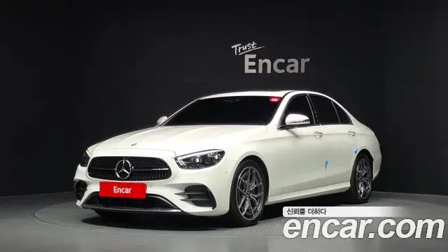 Mercedes-Benz E-Class 2022 — Фото 1/20