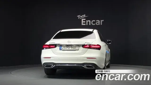Mercedes-Benz E-Class 2022 — Фото 4/20