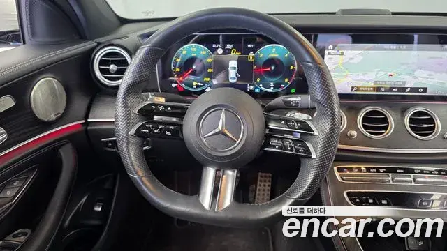 Mercedes-Benz E-Class 2022 — Фото 13/20
