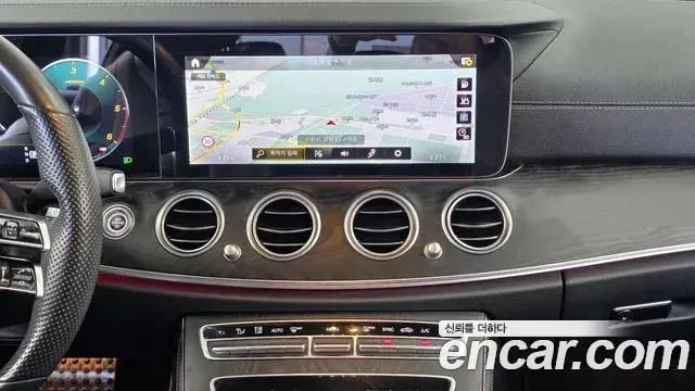 Mercedes-Benz E-Class 2022 — Фото 14/20