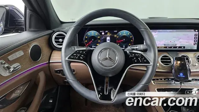 Mercedes-Benz E-Class 2021 — Фото 12/20