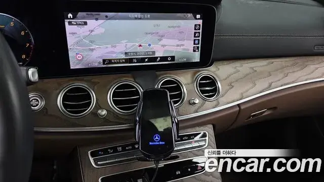 Mercedes-Benz E-Class 2021 — Фото 13/20