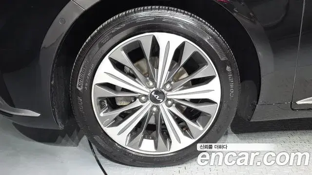 Kia K8 2023 — Photo 11/36