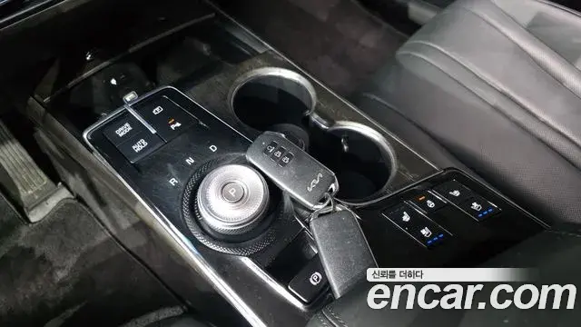Kia K8 2023 — Photo 12/36
