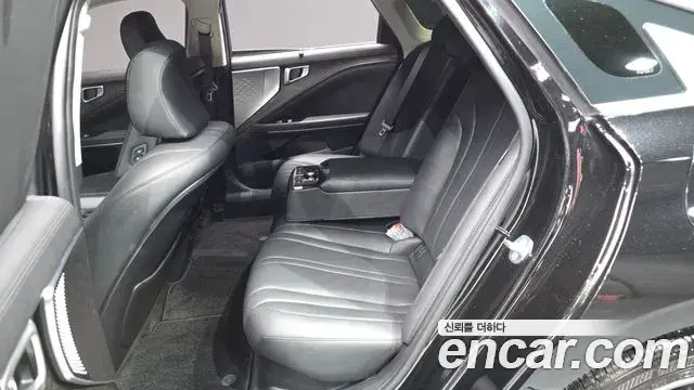 Kia K8 2023 — Photo 9/36