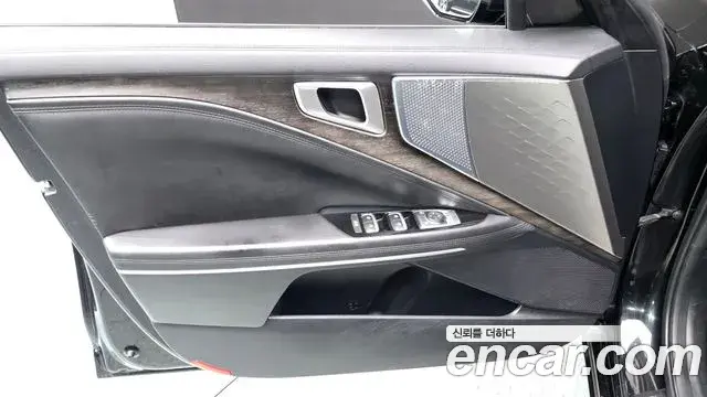 Kia K8 2023 — Photo 7/36