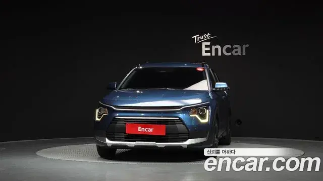 Kia Niro 2023 — Şəkil 24/30