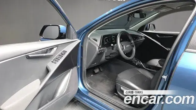 Kia Niro 2023 — Şəkil 19/30