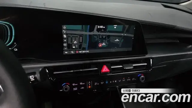 Kia Niro 2023 — Şəkil 8/30